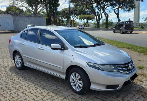 HONDA CITY 1.5 LX 16V FLEX 4P MANUAL HONDA CITY 1.5 LX 16V FLEX 4P MANUAL